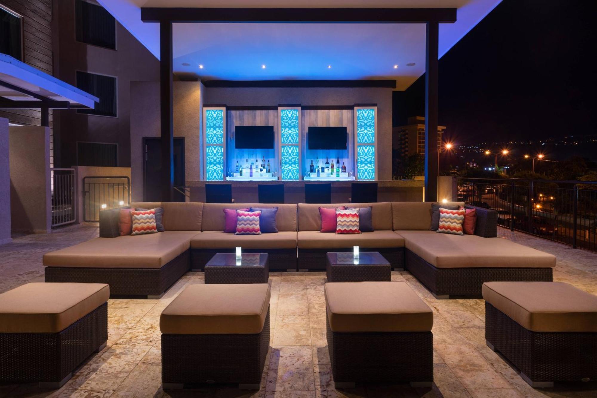 Hotel Courtyard By Marriott Kingston, Jamaica Zewnętrze zdjęcie