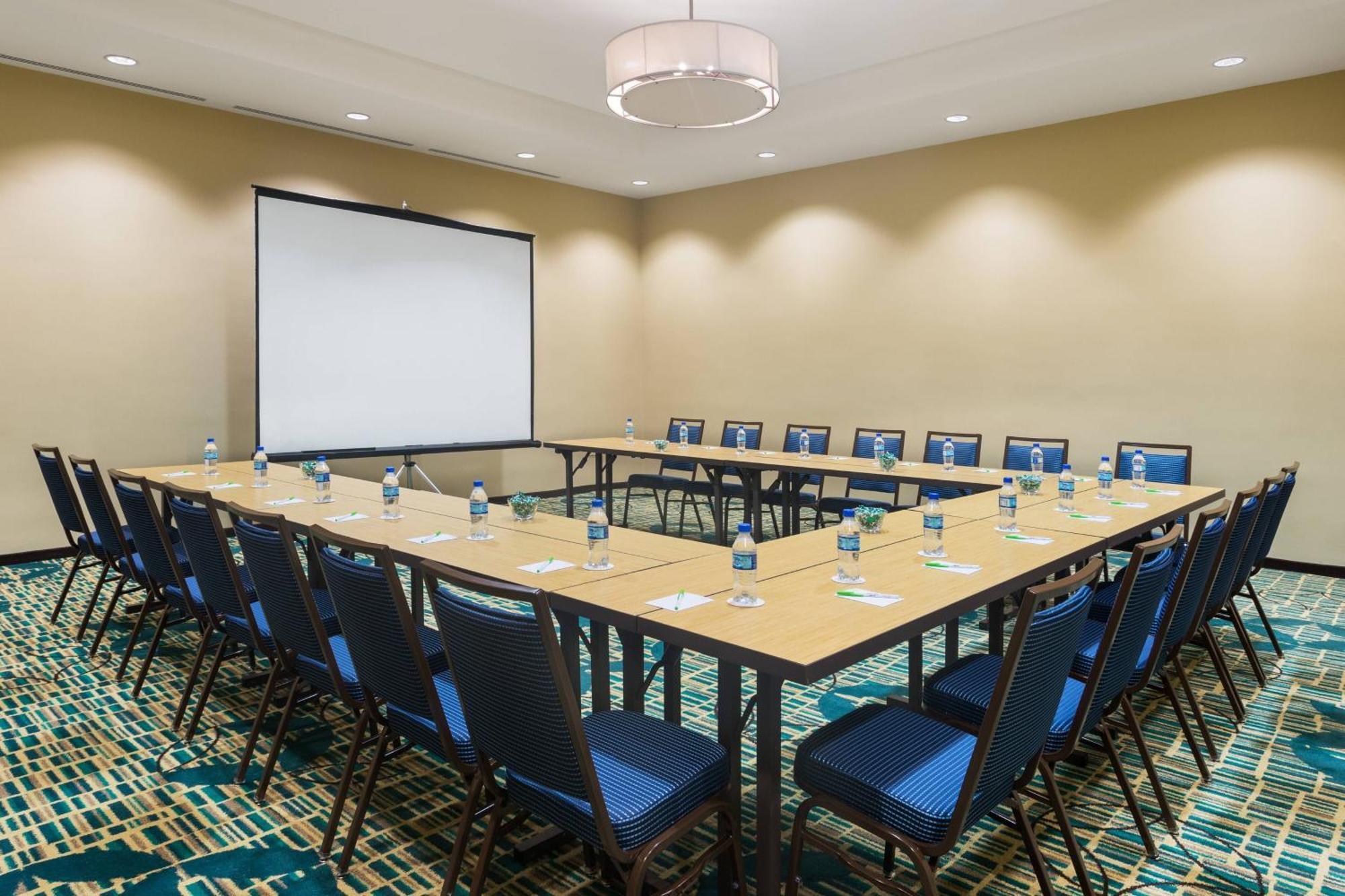 Hotel Courtyard By Marriott Kingston, Jamaica Zewnętrze zdjęcie