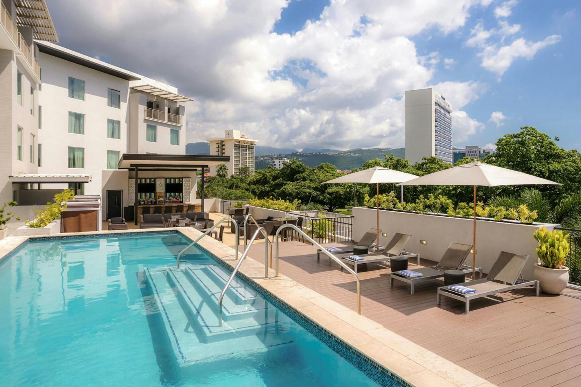Hotel Courtyard By Marriott Kingston, Jamaica Zewnętrze zdjęcie