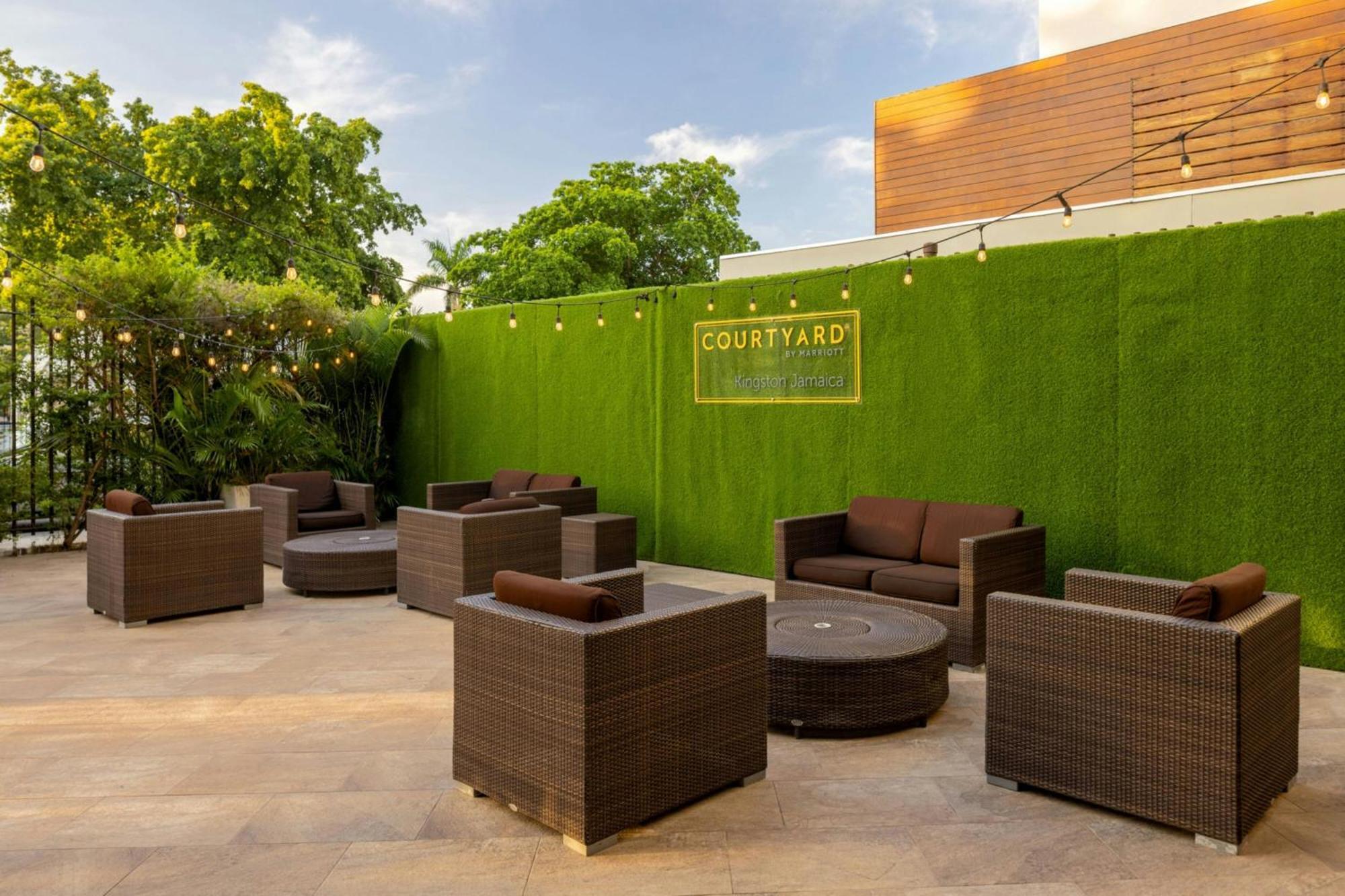Hotel Courtyard By Marriott Kingston, Jamaica Zewnętrze zdjęcie